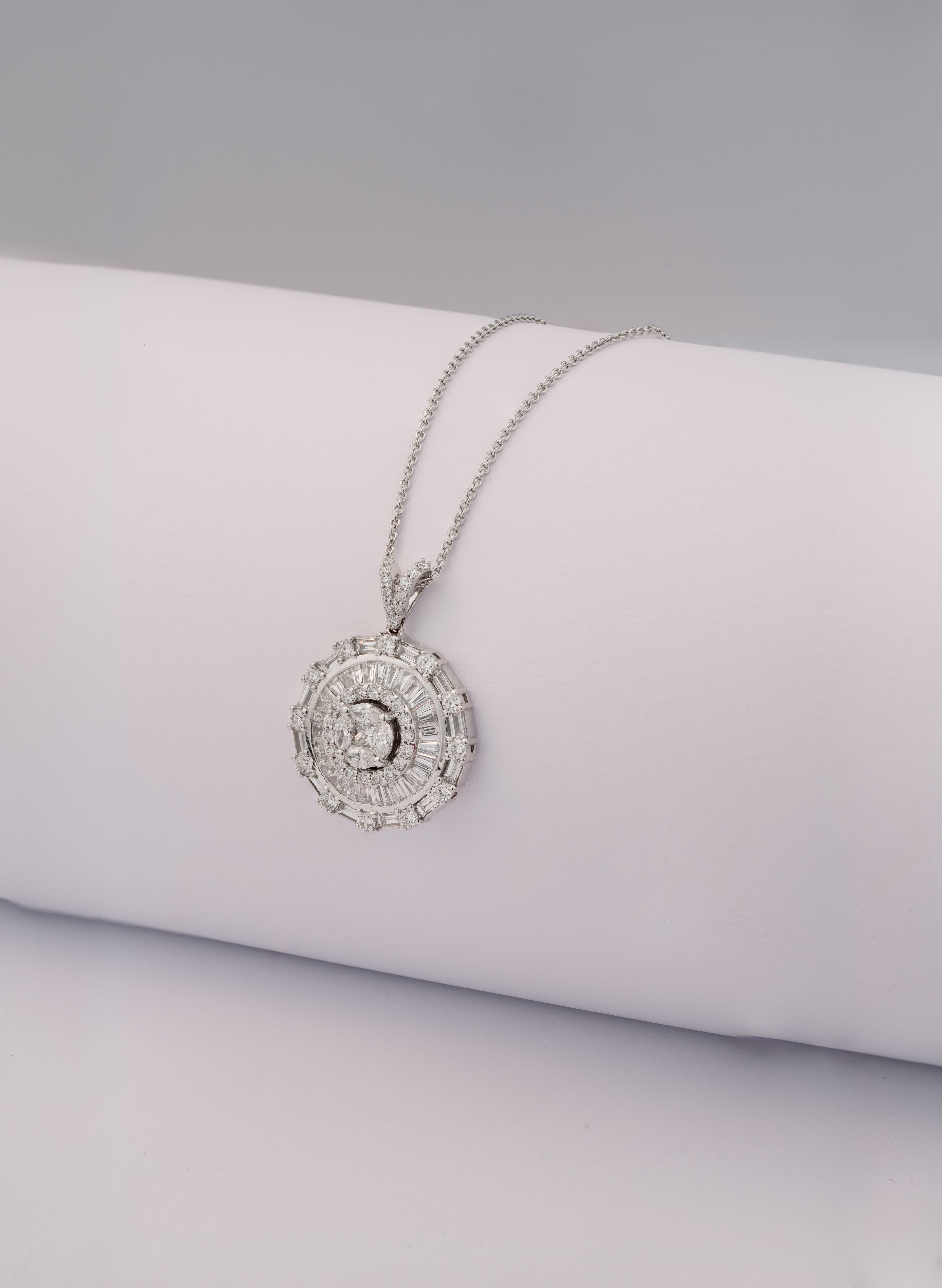 آویز دایره ای شکل لوکس