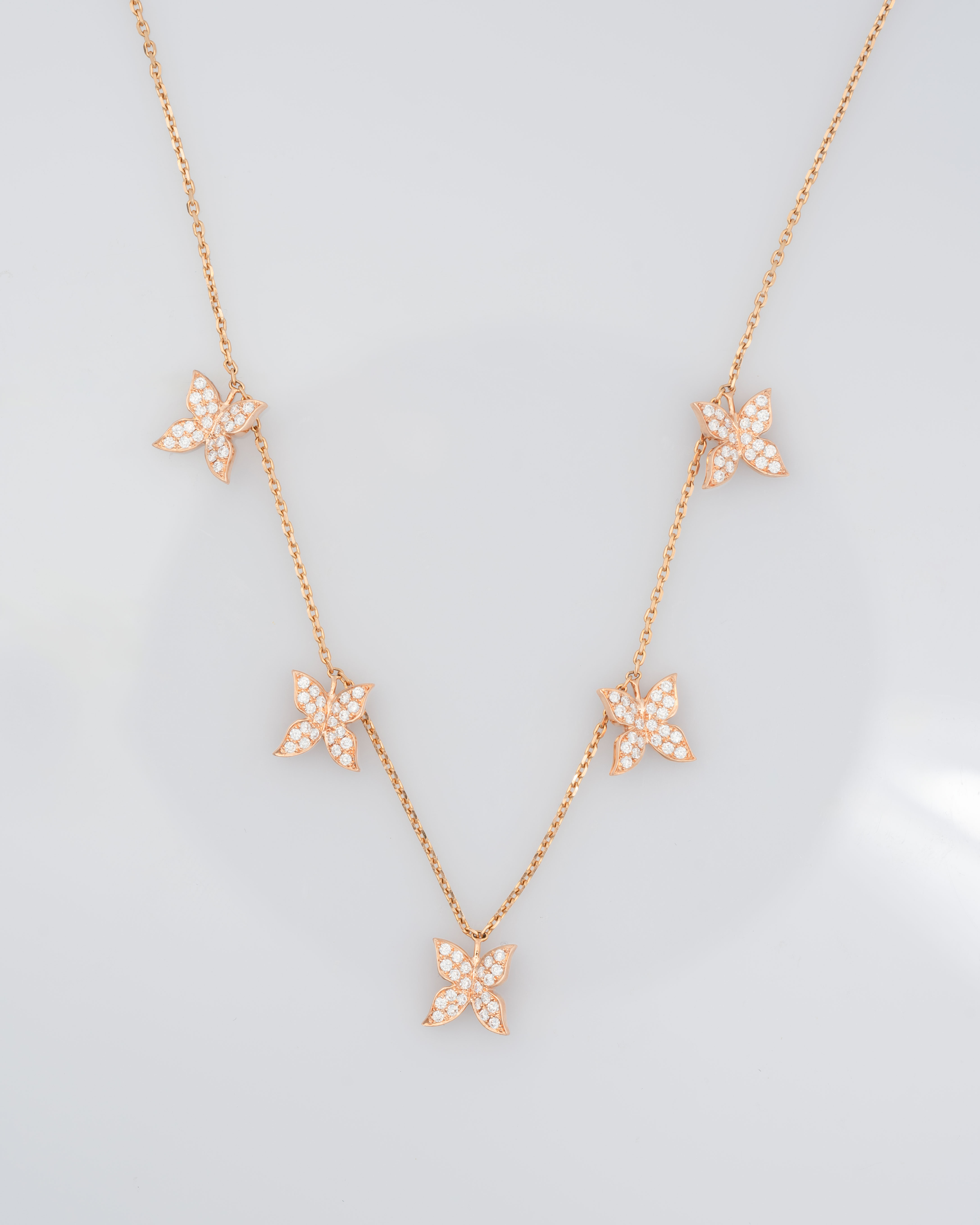 گردنبند پروانه